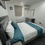 3 Bedrooms And 2 Bathrooms Flat