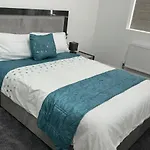 3 Bedrooms And 2 Bathrooms Flat