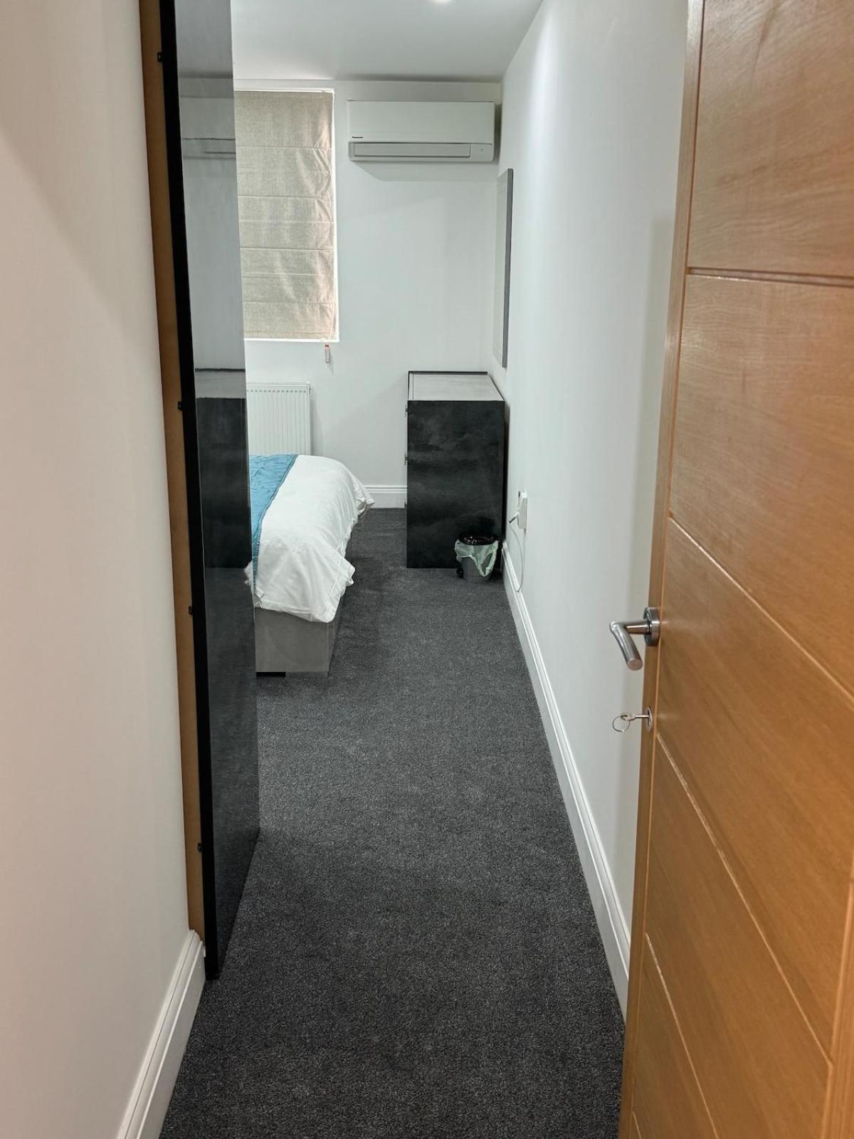 3 Bedrooms And 2 Bathrooms Flat