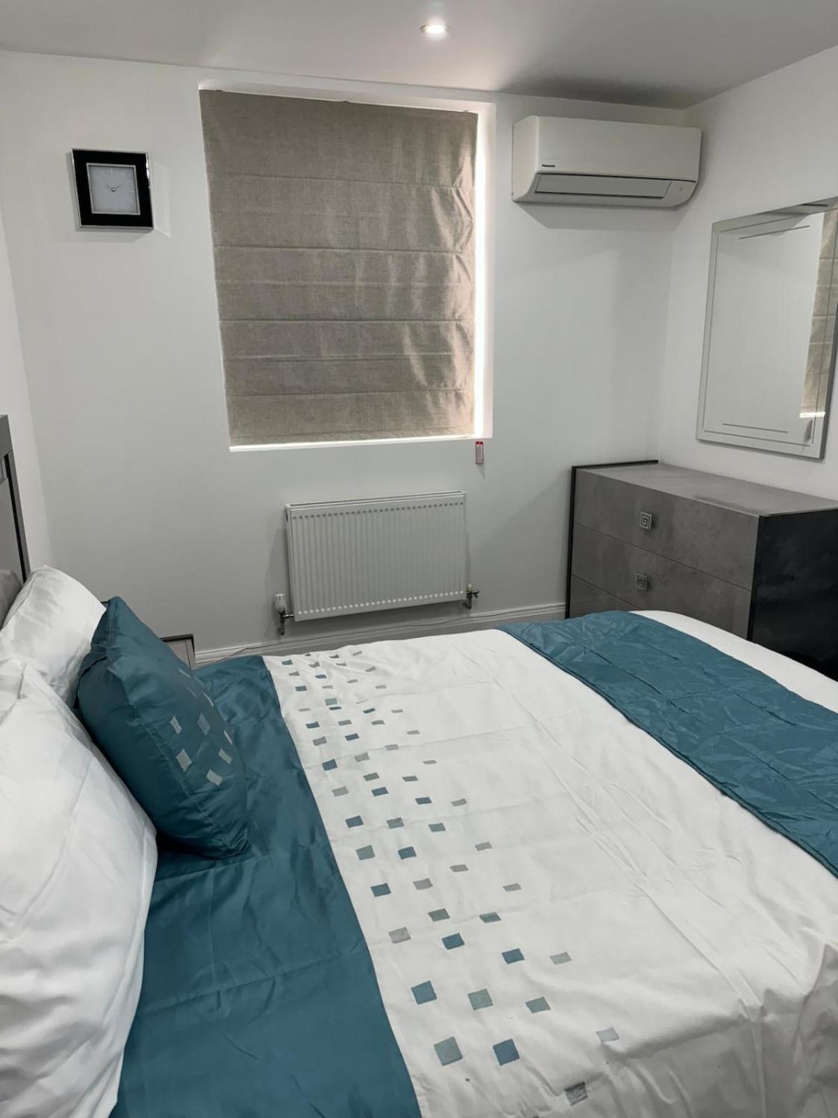 3 Bedrooms And 2 Bathrooms Flat